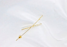 Load image into Gallery viewer, Diamond Bar Ear Climber